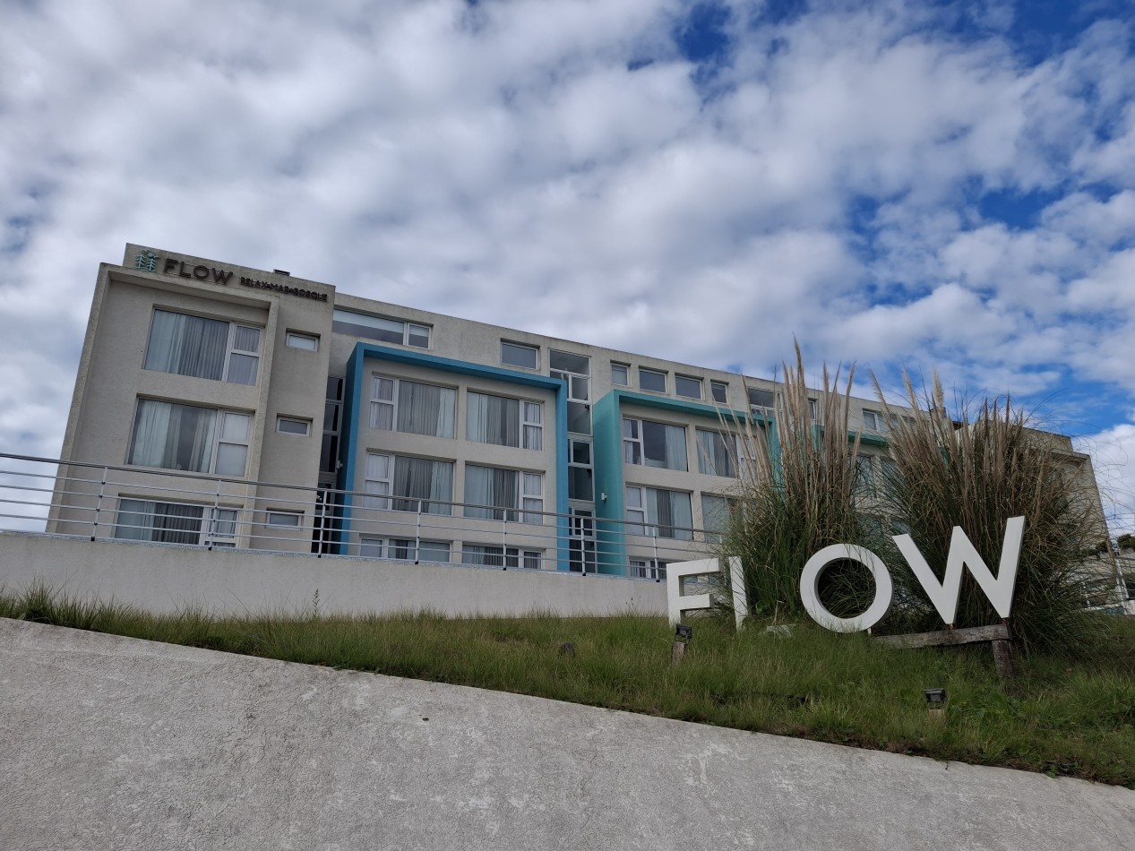 Departamento 3 ambientes planta baja en complejo Flow Las Gaviotas 28 y playa