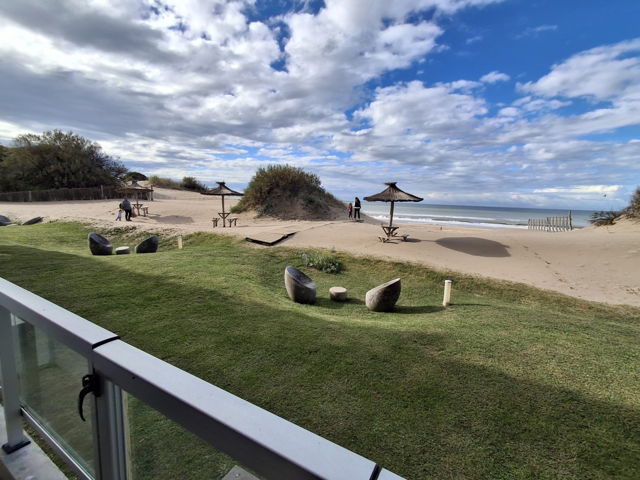 Departamento 3 ambientes planta baja en complejo Flow Las Gaviotas 28 y playa