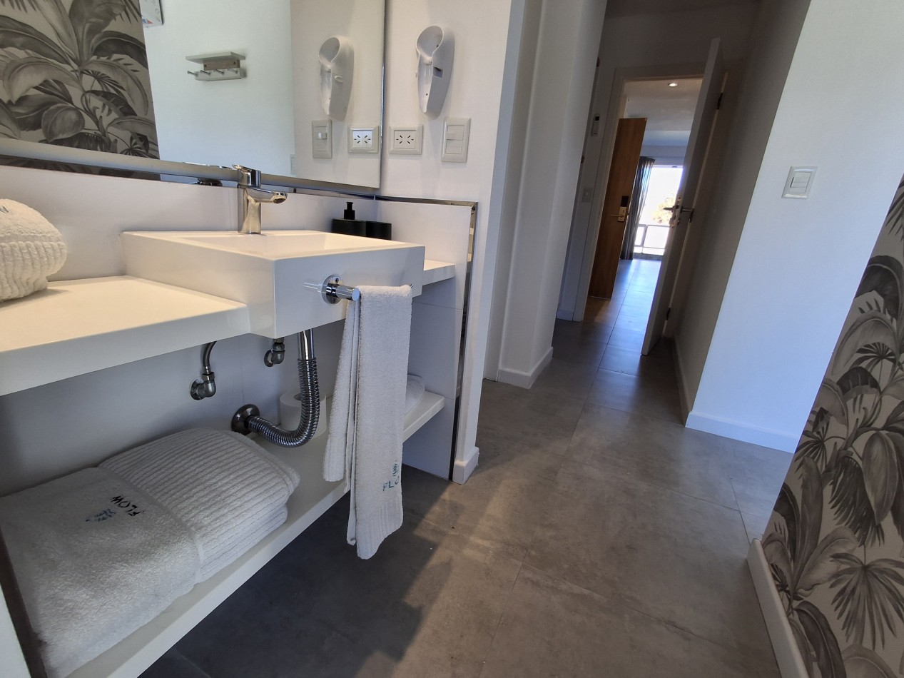 Departamento 3 ambientes planta baja en complejo Flow Las Gaviotas 28 y playa