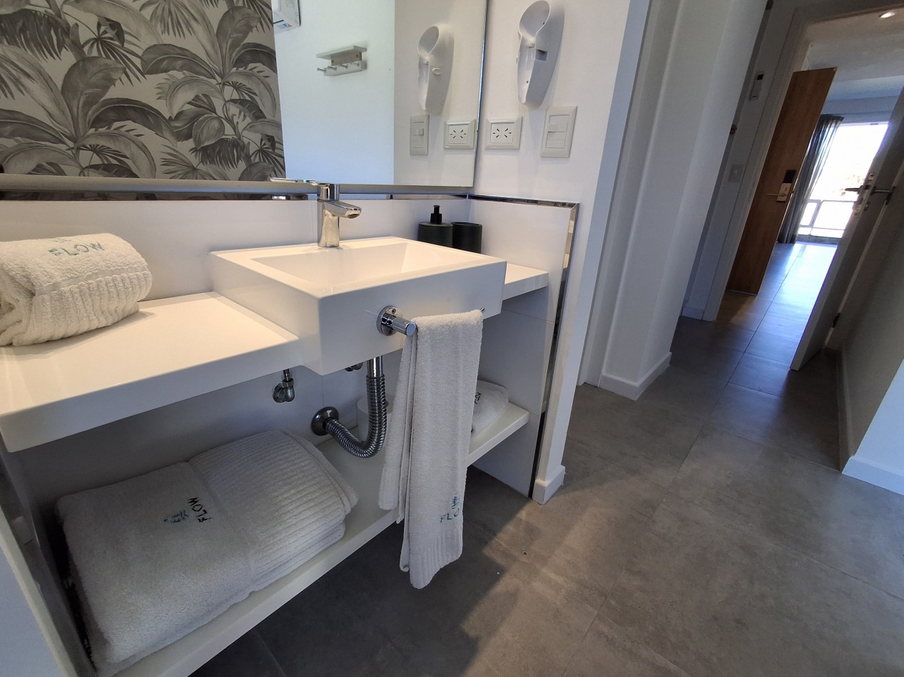 Departamento 3 ambientes planta baja en complejo Flow Las Gaviotas 28 y playa