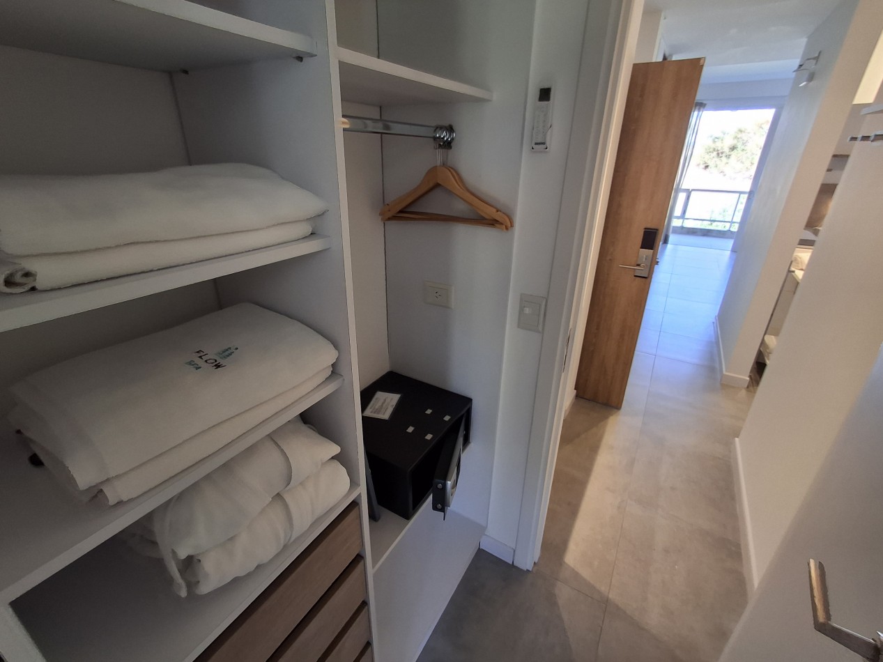 Departamento 3 ambientes planta baja en complejo Flow Las Gaviotas 28 y playa