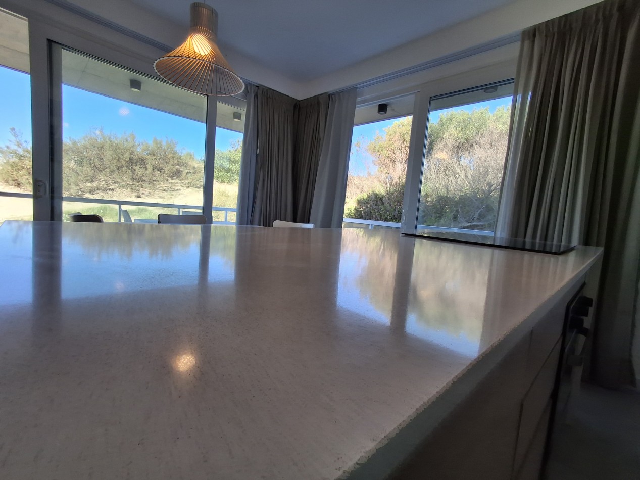 Departamento 3 ambientes planta baja en complejo Flow Las Gaviotas 28 y playa
