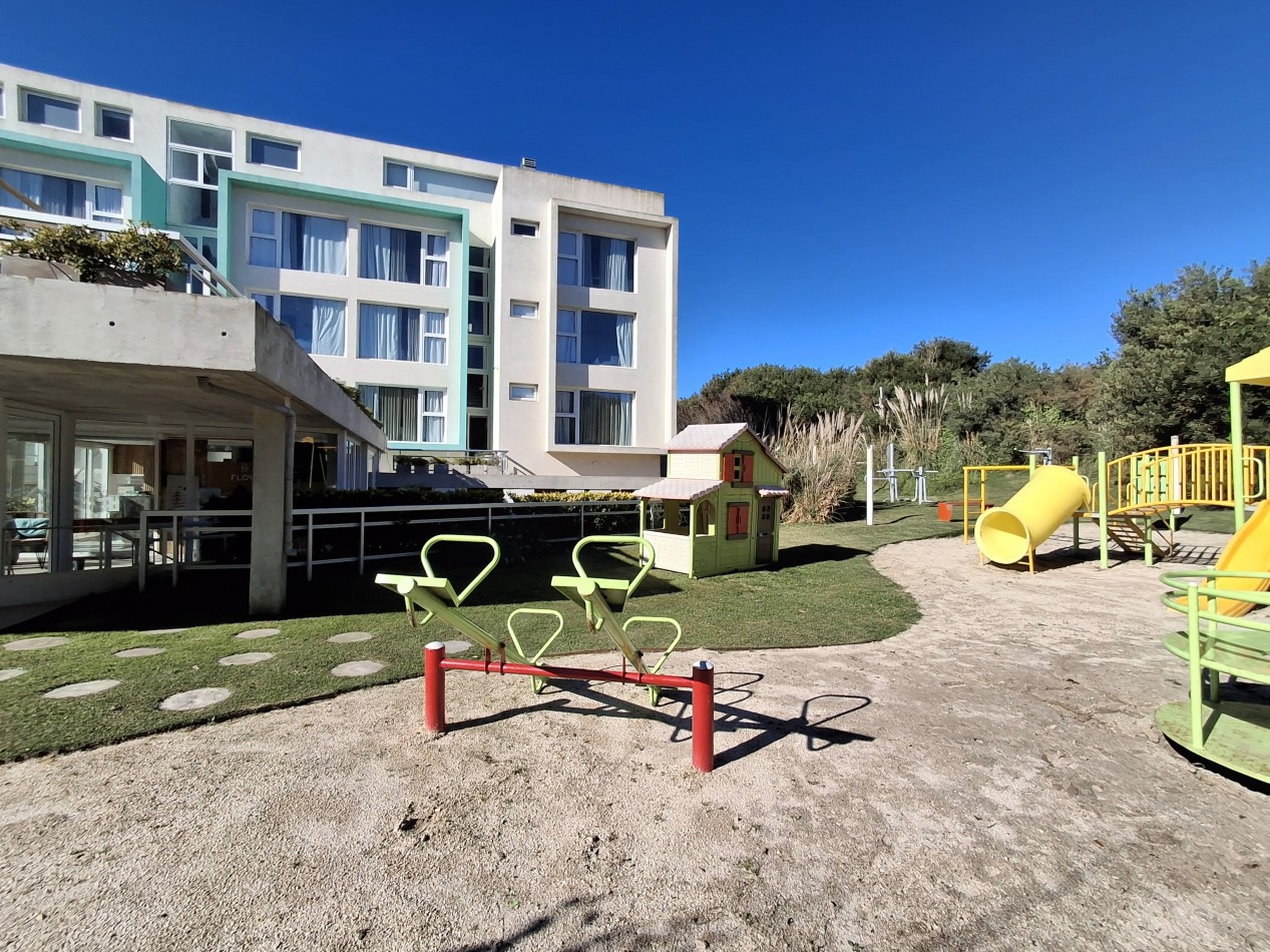 Departamento 3 ambientes planta baja en complejo Flow Las Gaviotas 28 y playa