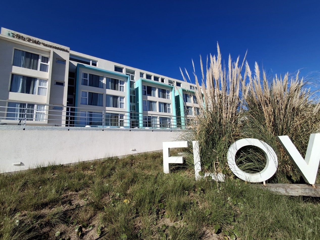 Departamento 3 ambientes planta baja en complejo Flow Las Gaviotas 28 y playa