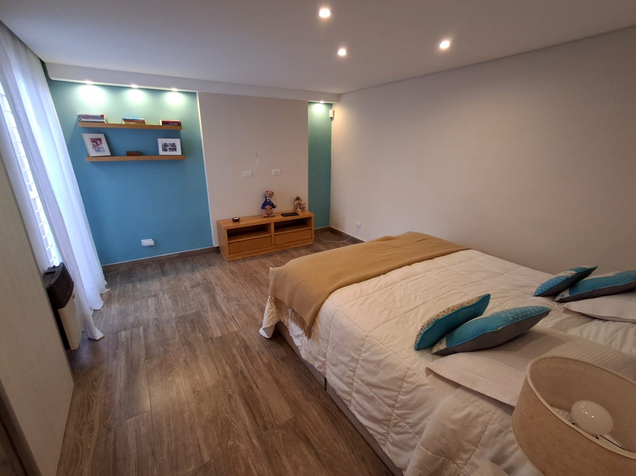 Casa en venta de Categoria 4 ambientes en Vila Gesell