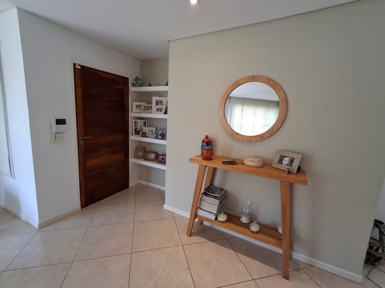 Casa en venta de Categoria 4 ambientes en Vila Gesell