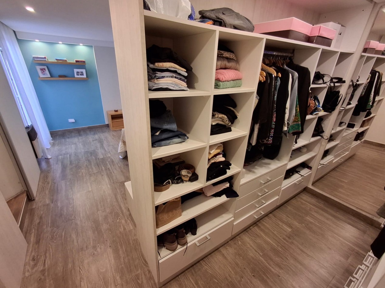 Casa en venta de Categoria 4 ambientes en Vila Gesell