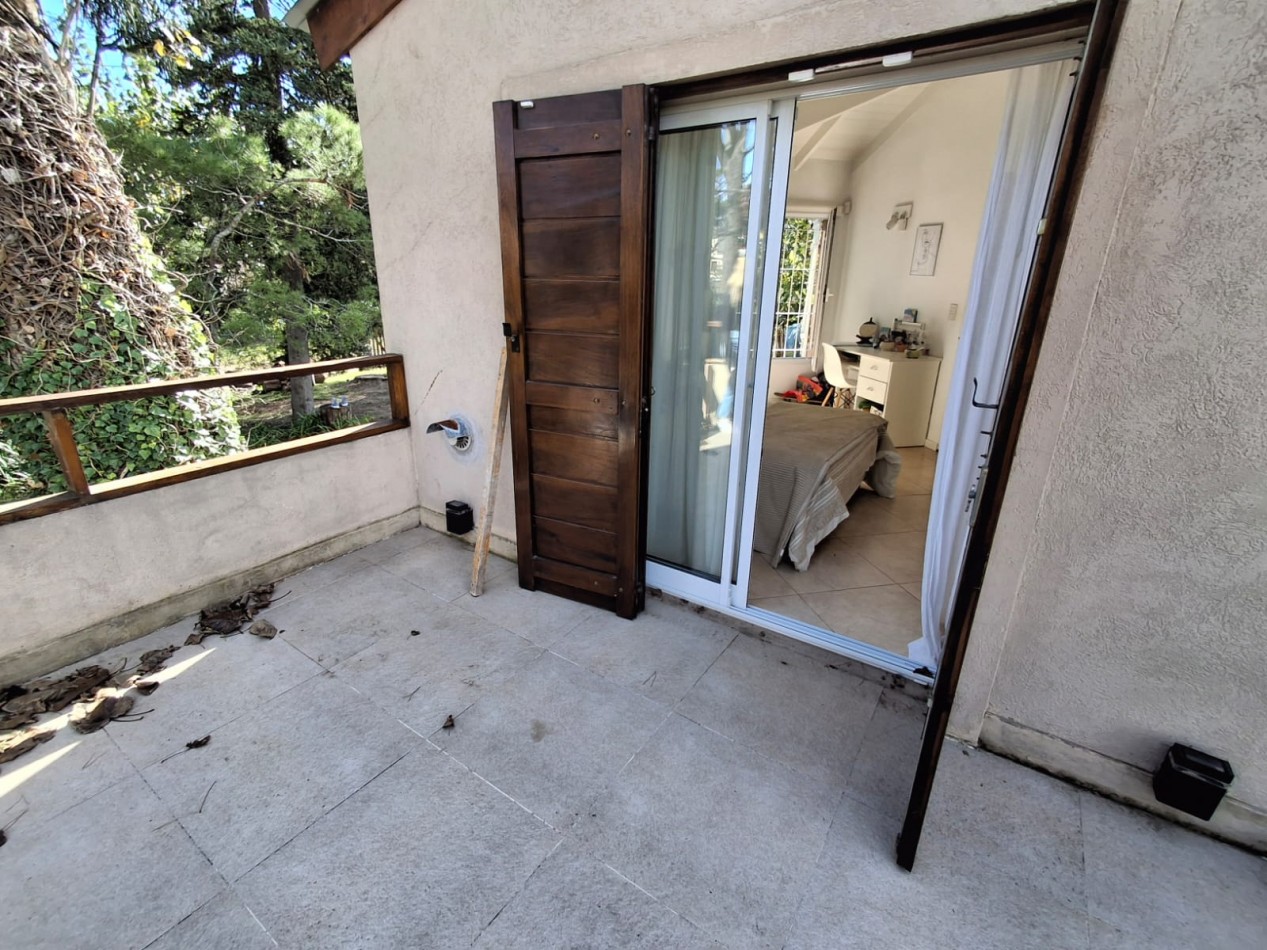 Casa en venta de Categoria 4 ambientes en Vila Gesell