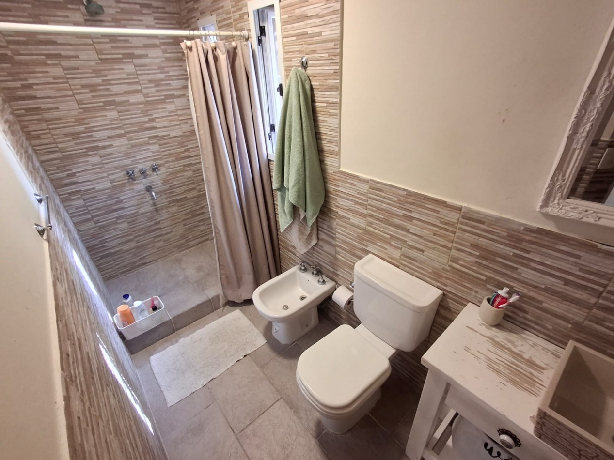 Casa en venta de Categoria 4 ambientes en Vila Gesell