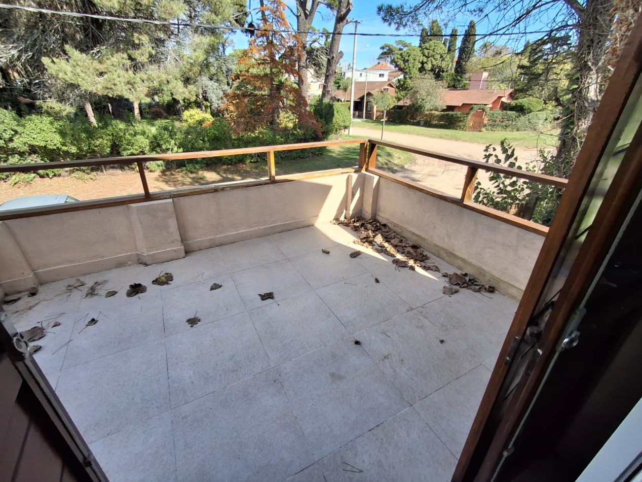 Casa en venta de Categoria 4 ambientes en Vila Gesell