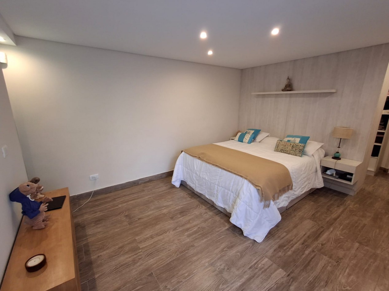 Casa en venta de Categoria 4 ambientes en Vila Gesell