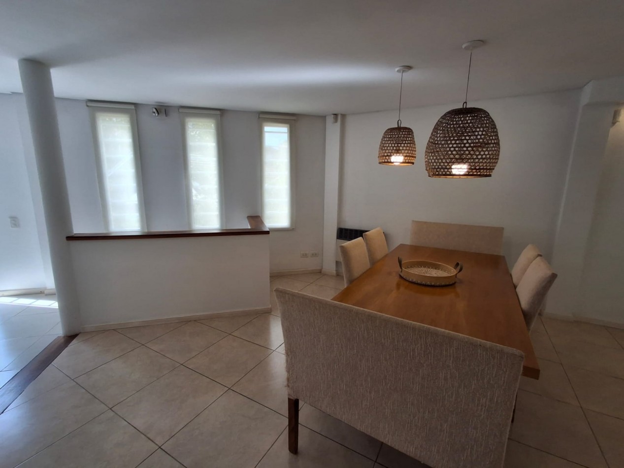 Casa en venta de Categoria 4 ambientes en Vila Gesell