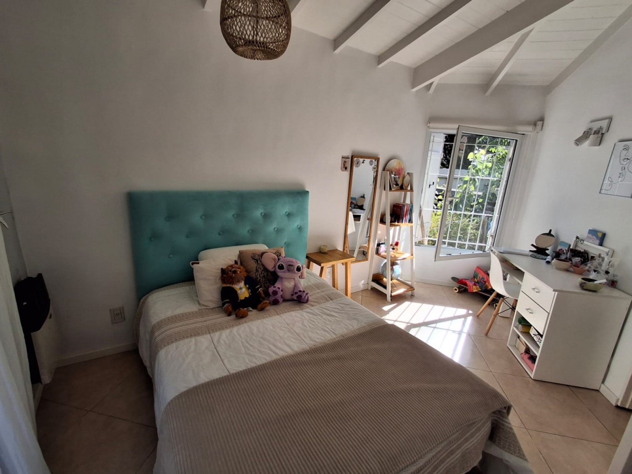 Casa en venta de Categoria 4 ambientes en Vila Gesell