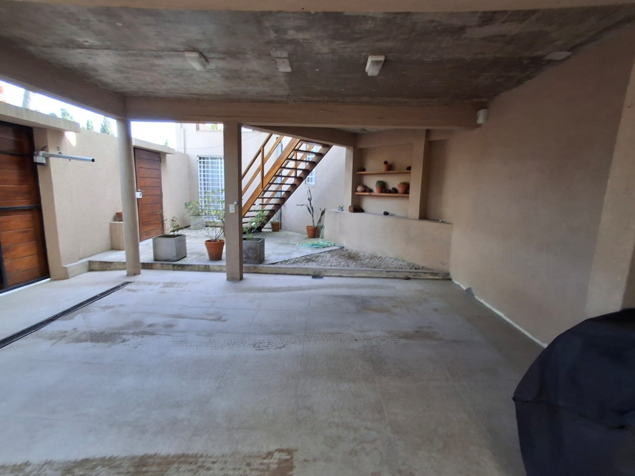 Casa en venta de Categoria 4 ambientes en Vila Gesell