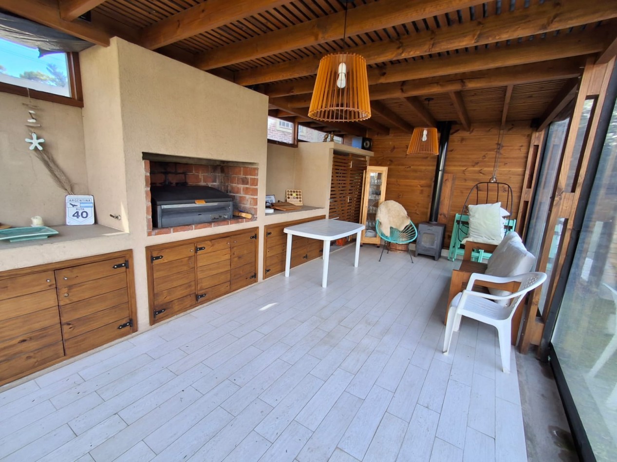 Casa en venta de Categoria 4 ambientes en Vila Gesell