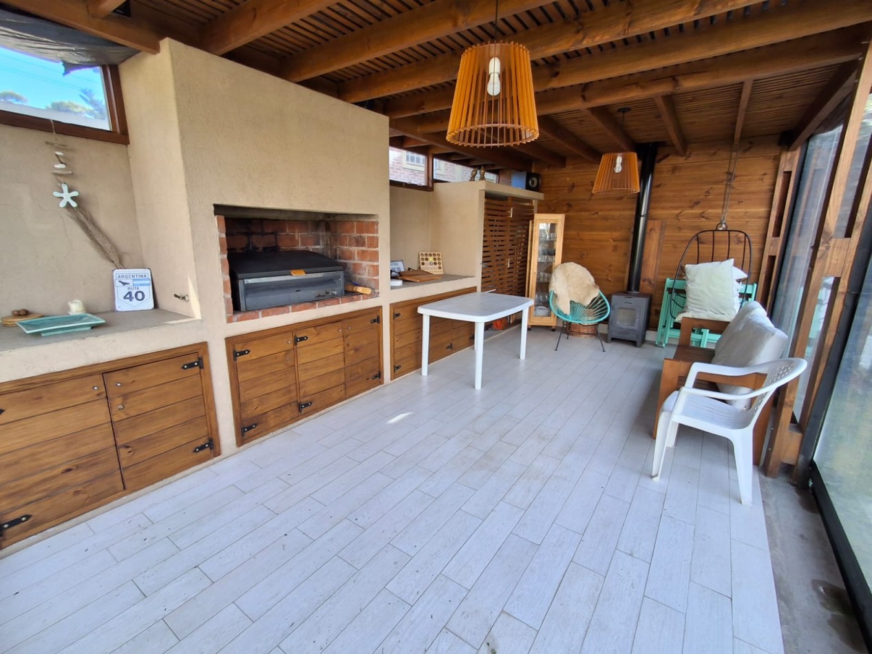 Casa en venta de Categoria 4 ambientes en Vila Gesell
