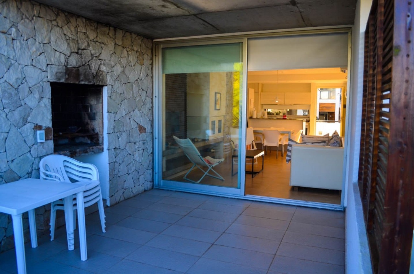 Departamento2 ambientes en venta en Las Gaviotas con cochera