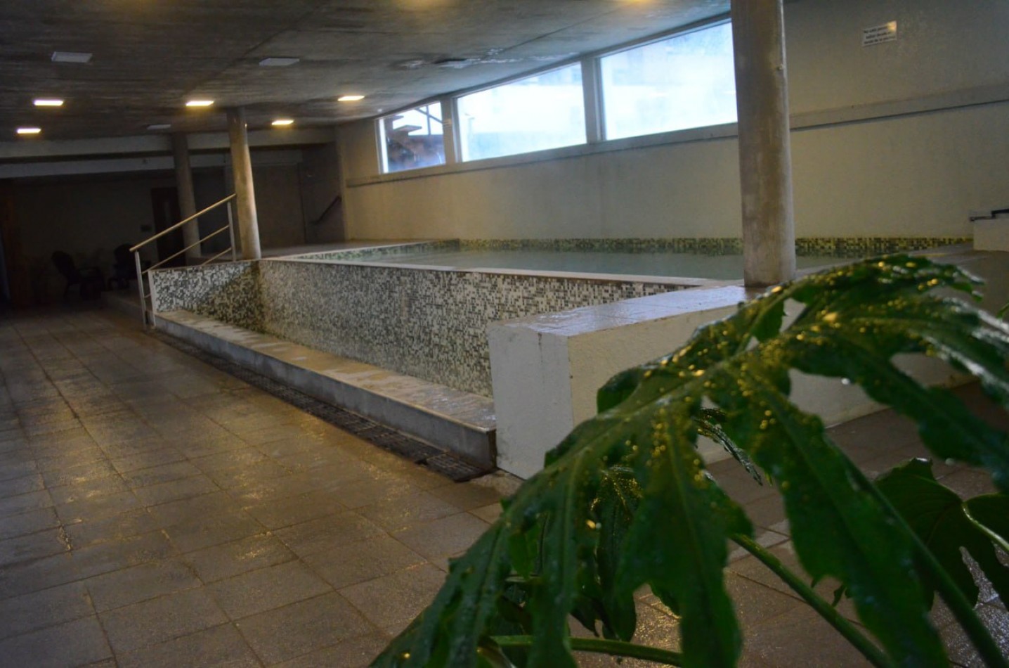 Departamento2 ambientes en venta en Las Gaviotas con cochera