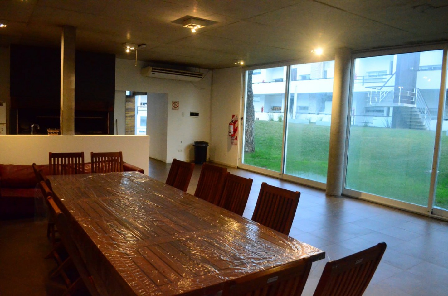 Departamento2 ambientes en venta en Las Gaviotas con cochera