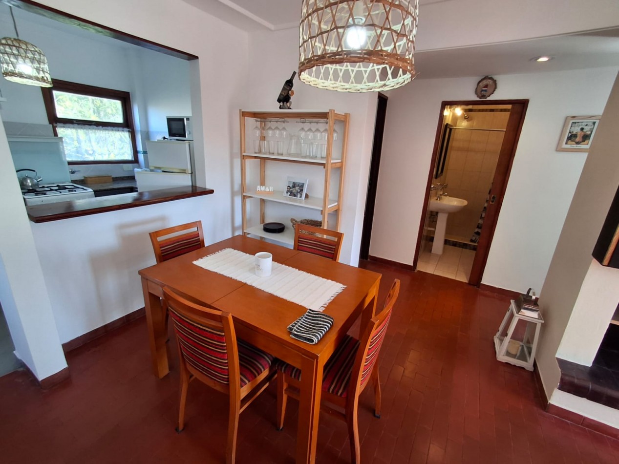 Excepcional departamento 3 ambientes con cochera en Villa Gesell barrio norte a metros del mar.