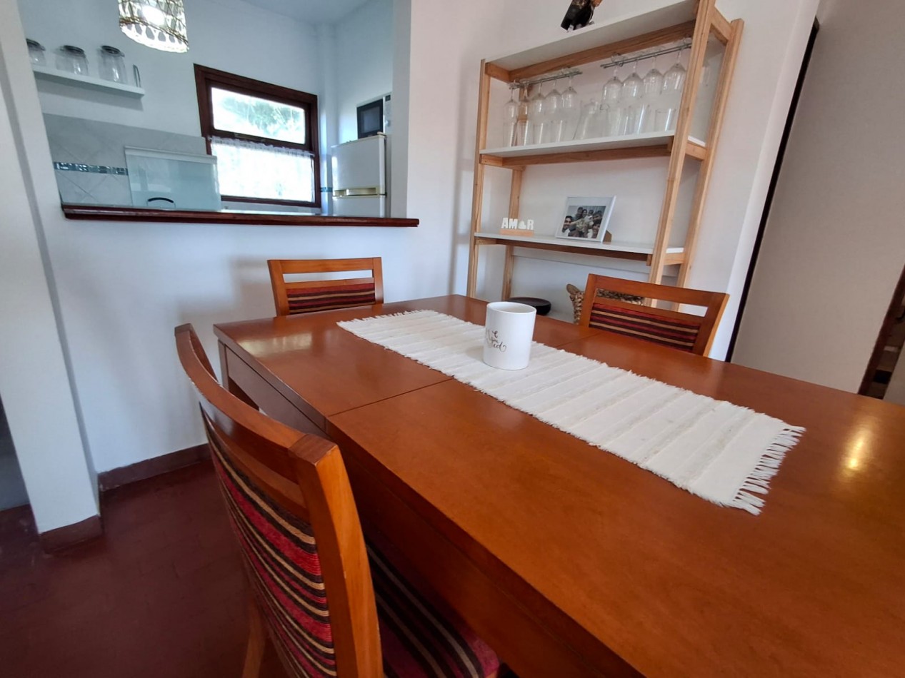 Excepcional departamento 3 ambientes con cochera en Villa Gesell barrio norte a metros del mar.