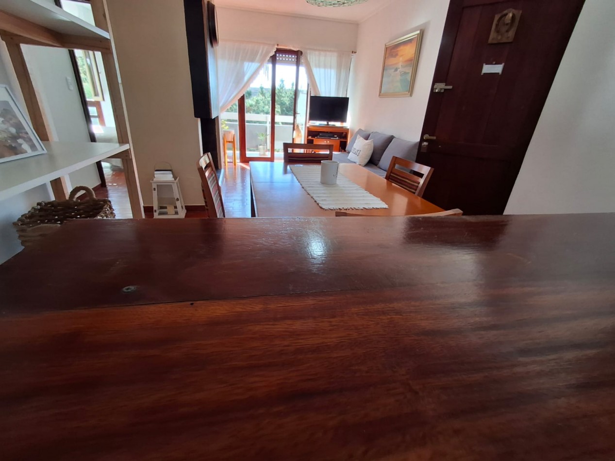 Excepcional departamento 3 ambientes con cochera en Villa Gesell barrio norte a metros del mar.