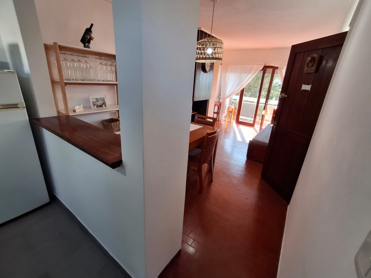 Excepcional departamento 3 ambientes con cochera en Villa Gesell barrio norte a metros del mar.