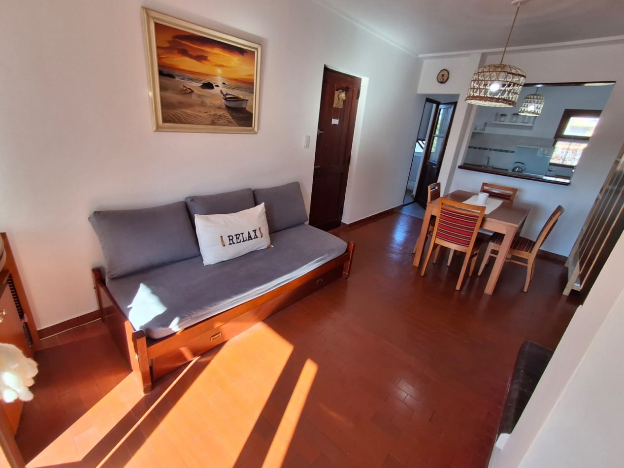 Excepcional departamento 3 ambientes con cochera en Villa Gesell barrio norte a metros del mar.