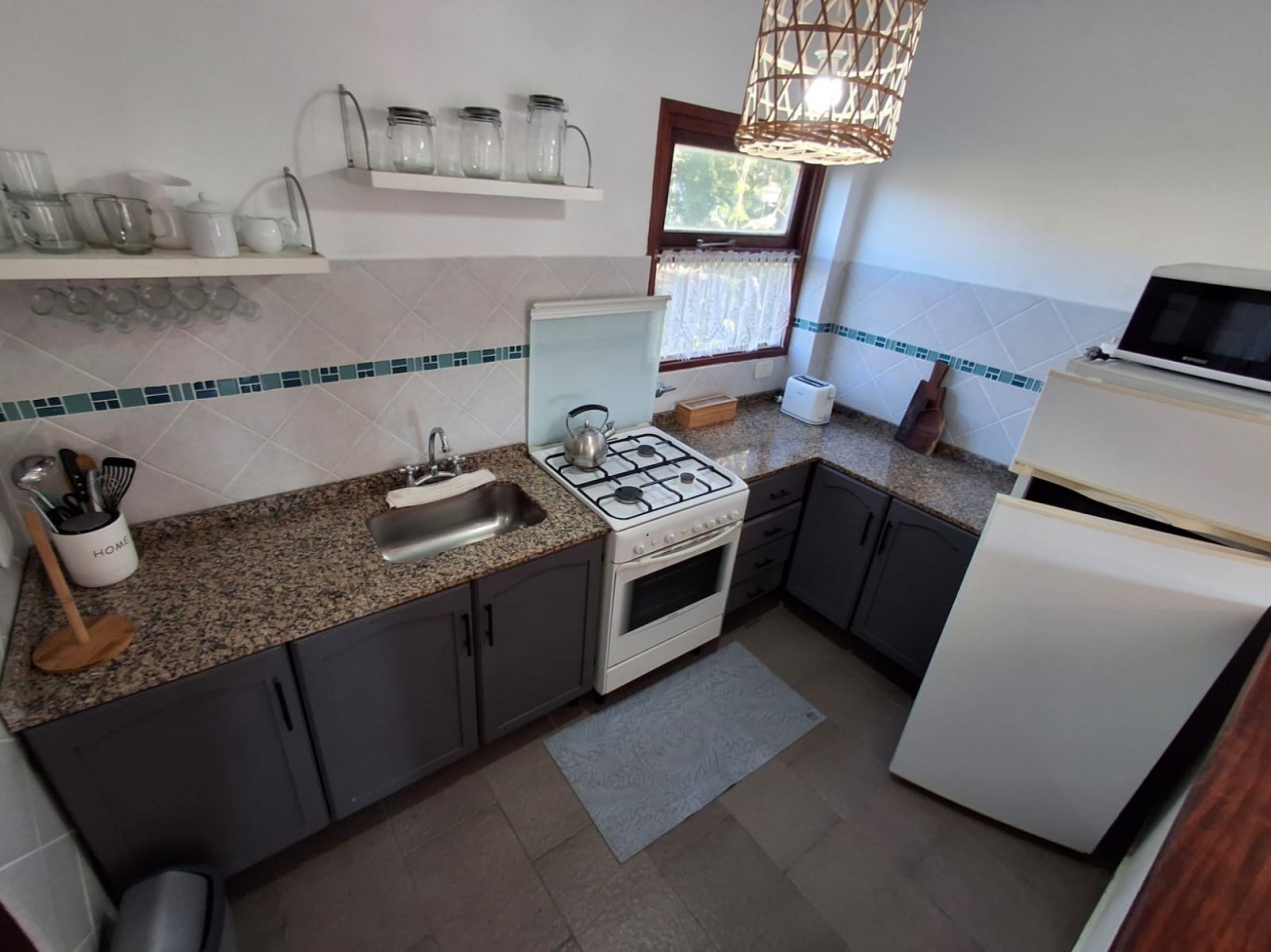 Excepcional departamento 3 ambientes con cochera en Villa Gesell barrio norte a metros del mar.
