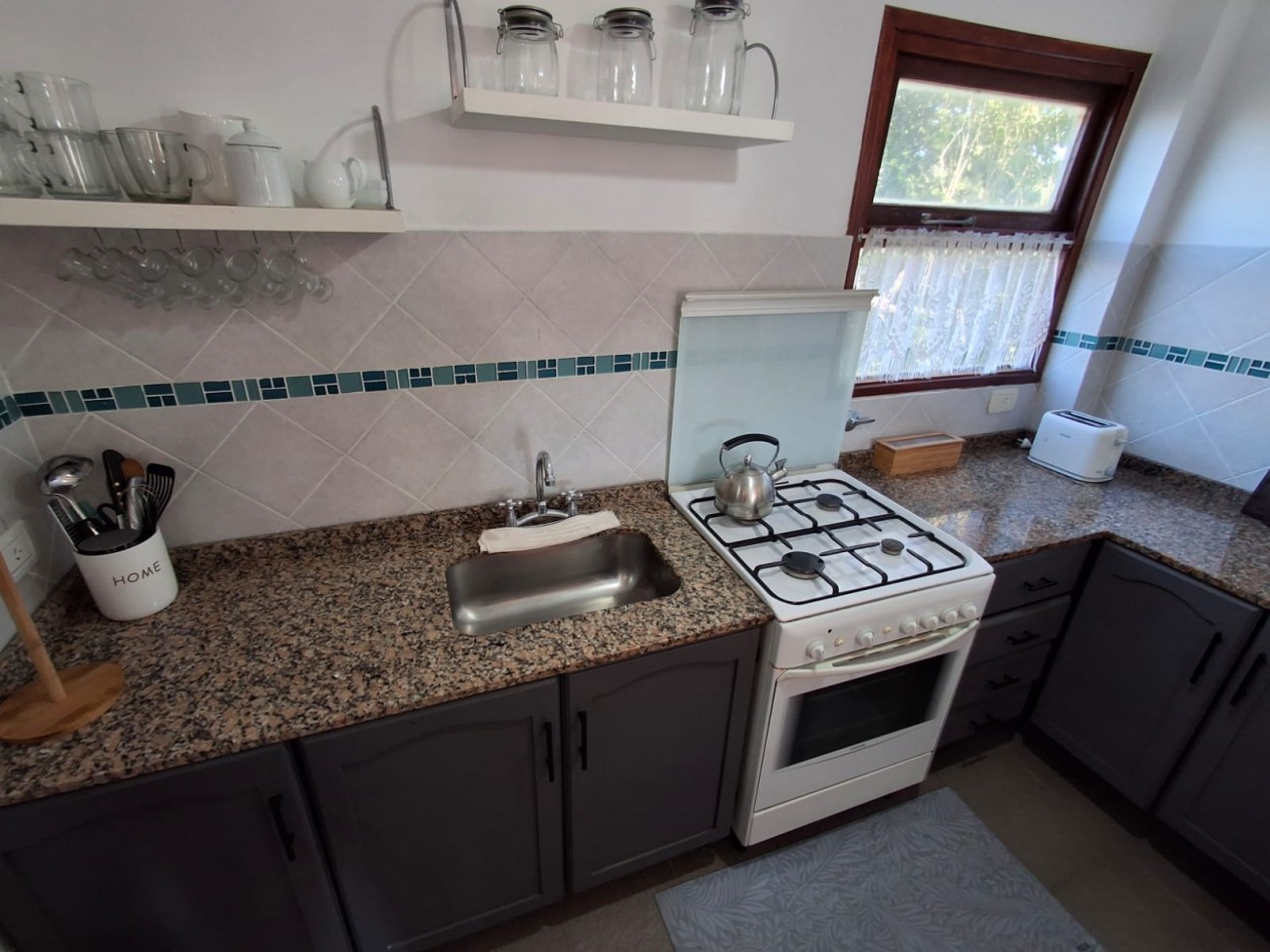 Excepcional departamento 3 ambientes con cochera en Villa Gesell barrio norte a metros del mar.