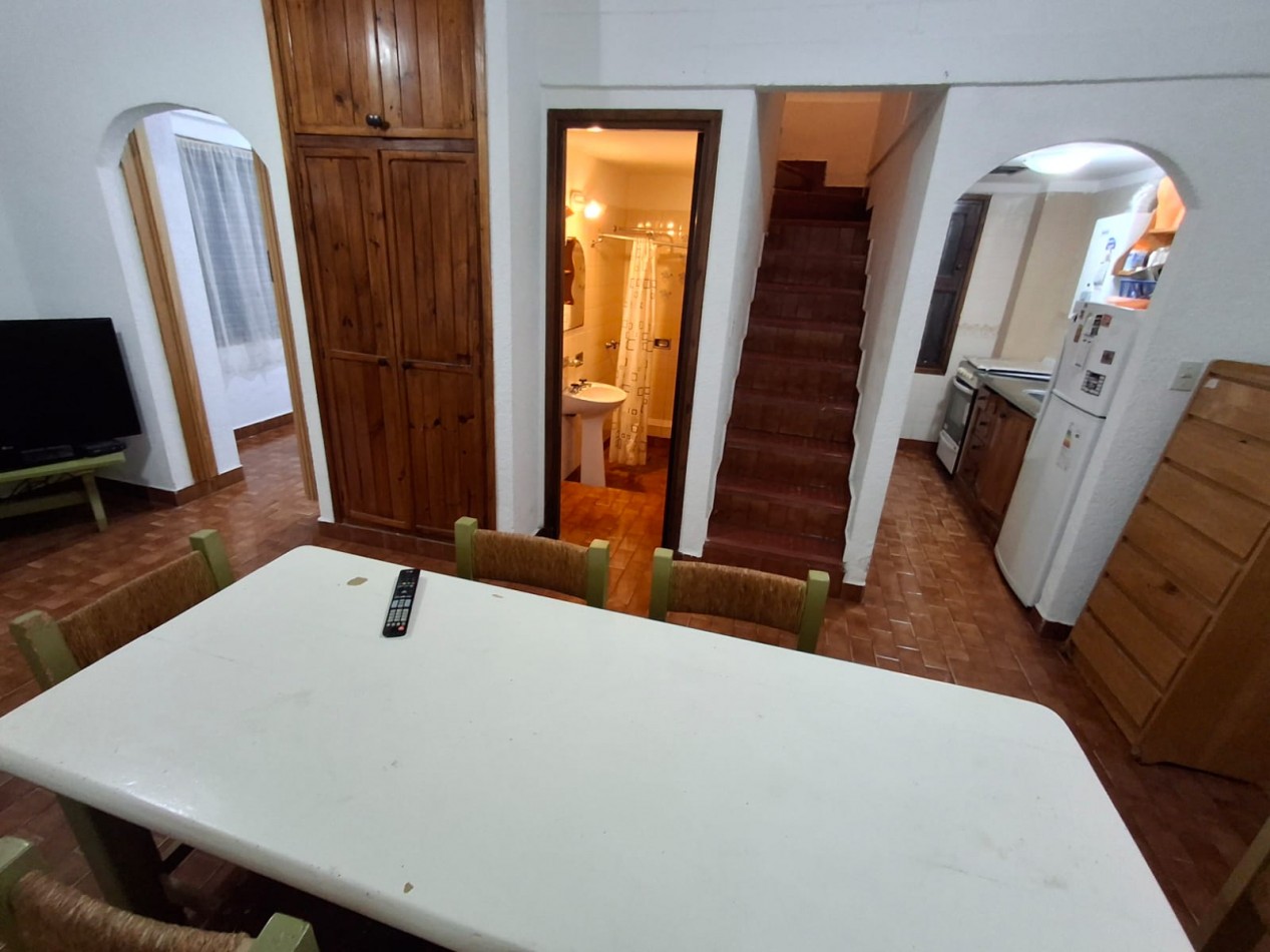 Casa en venta 4 ambientes en Villa Gesell zona centro en complejo cerrado.