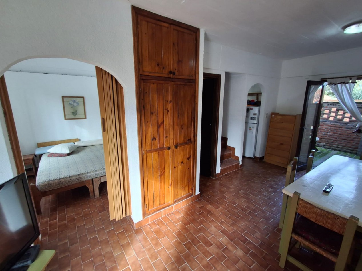 Casa en venta 4 ambientes en Villa Gesell zona centro en complejo cerrado.