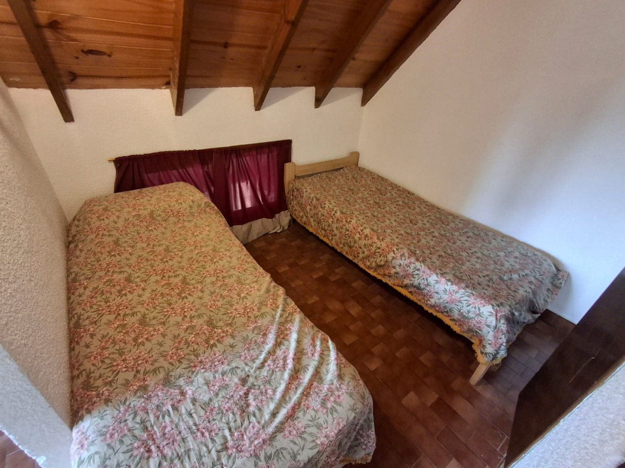 Casa en venta 4 ambientes en Villa Gesell zona centro en complejo cerrado.