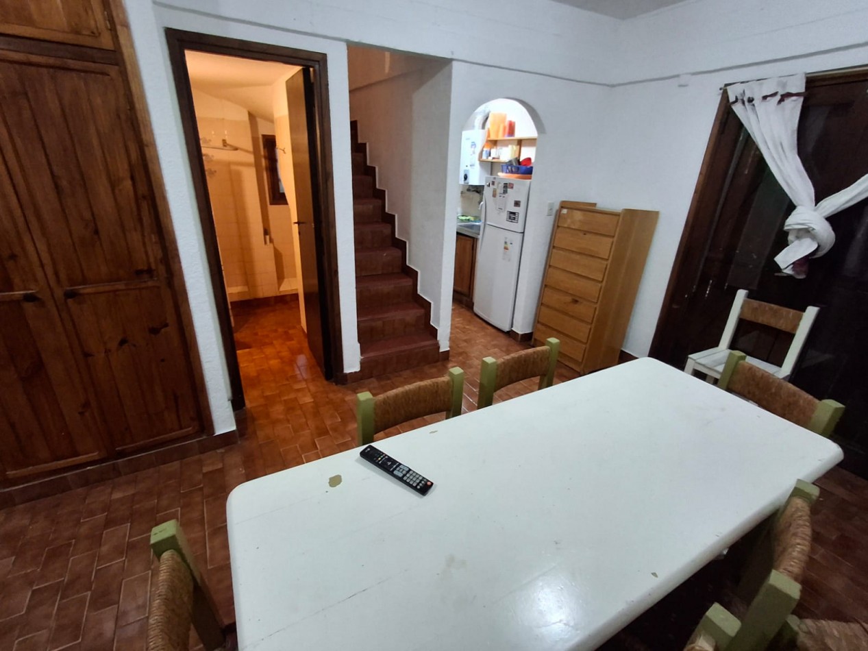 Casa en venta 4 ambientes en Villa Gesell zona centro en complejo cerrado.