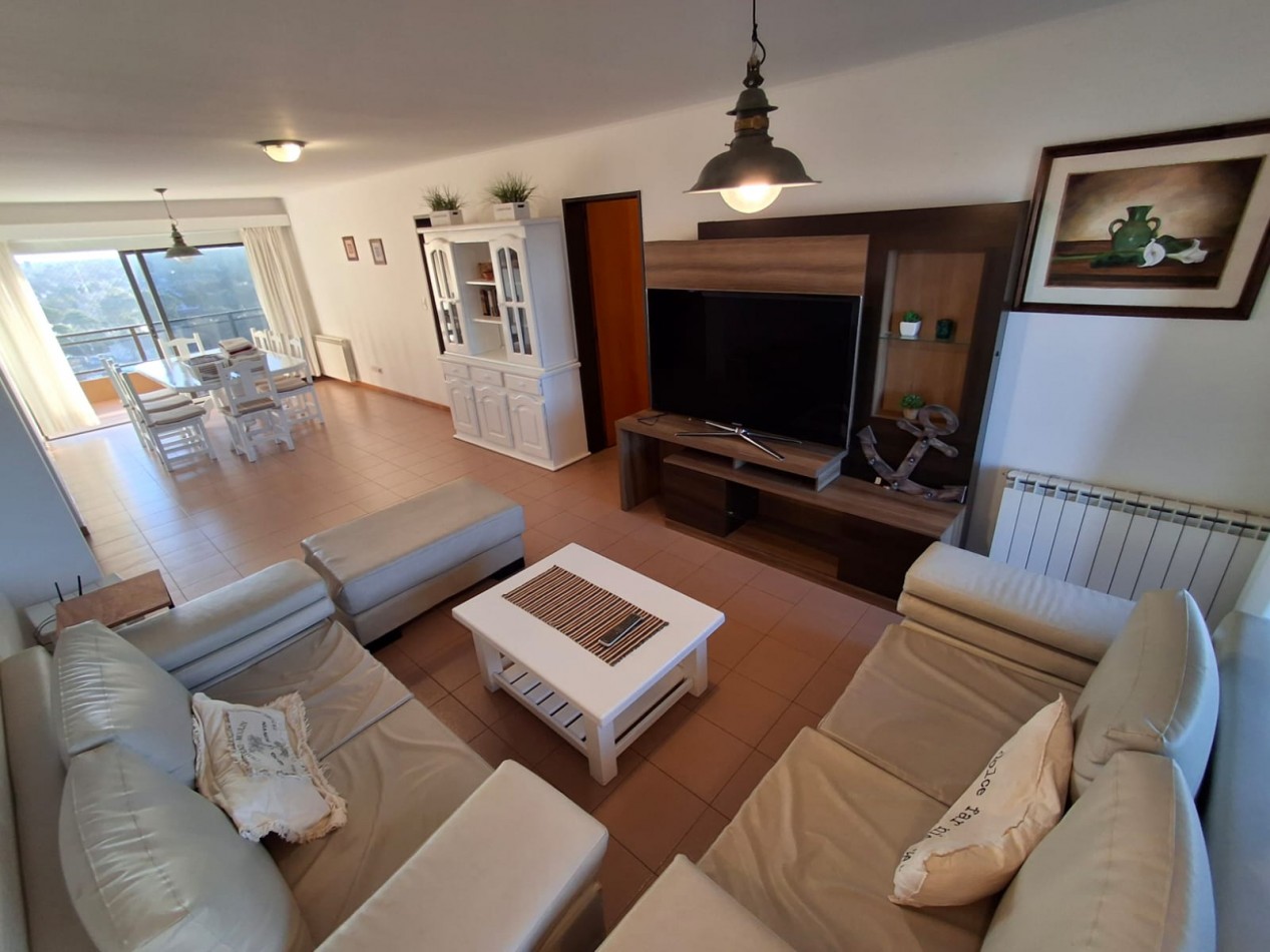 Altos del Pinar depto 4 ambientes con vista al mar y al bosque fundacional de Gesell.