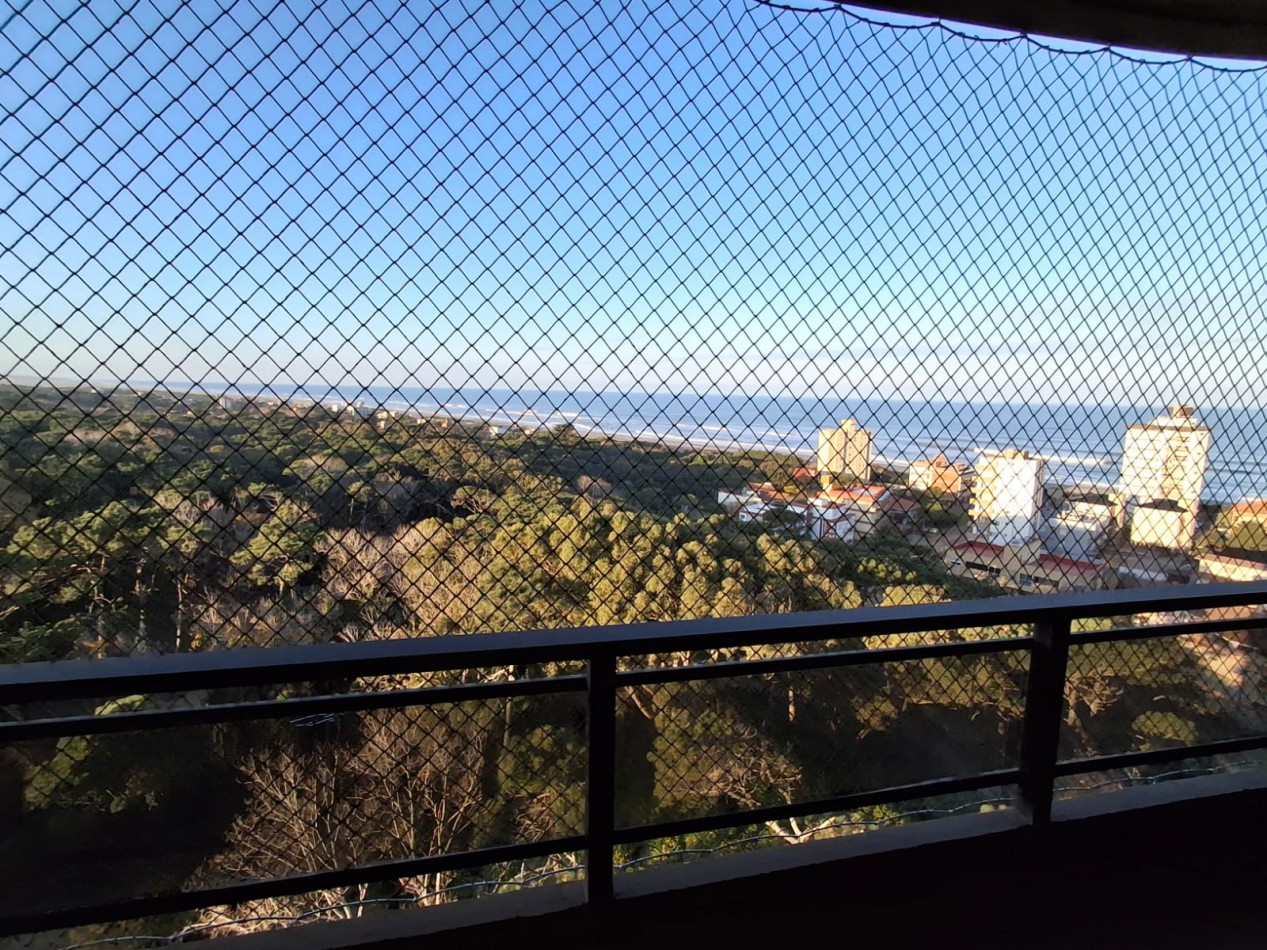 Altos del Pinar depto 4 ambientes con vista al mar y al bosque fundacional de Gesell.