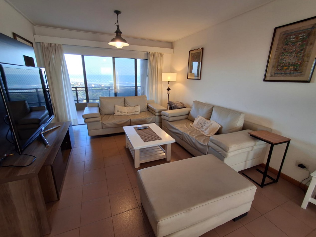 Altos del Pinar depto 4 ambientes con vista al mar y al bosque fundacional de Gesell.