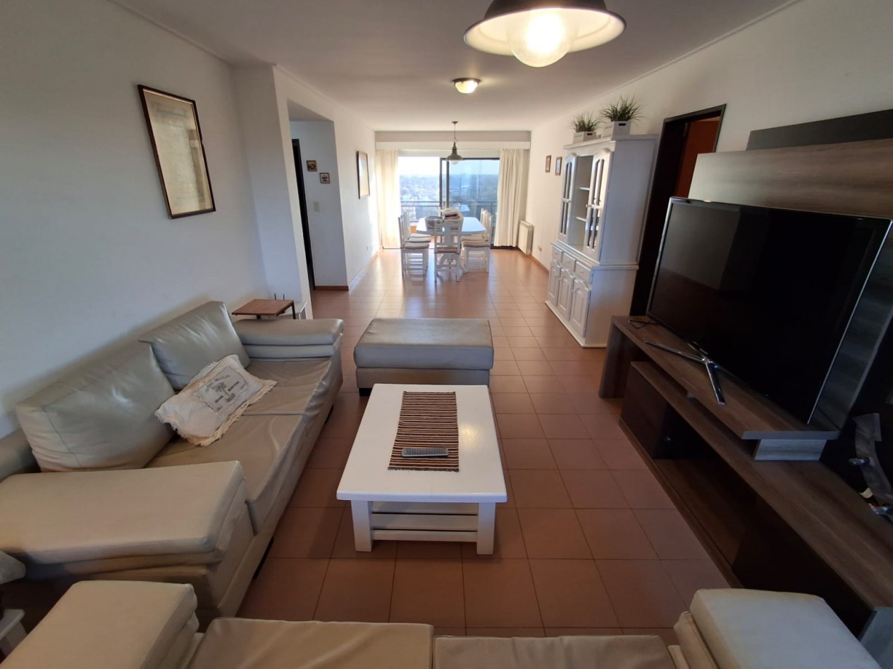 Altos del Pinar depto 4 ambientes con vista al mar y al bosque fundacional de Gesell.