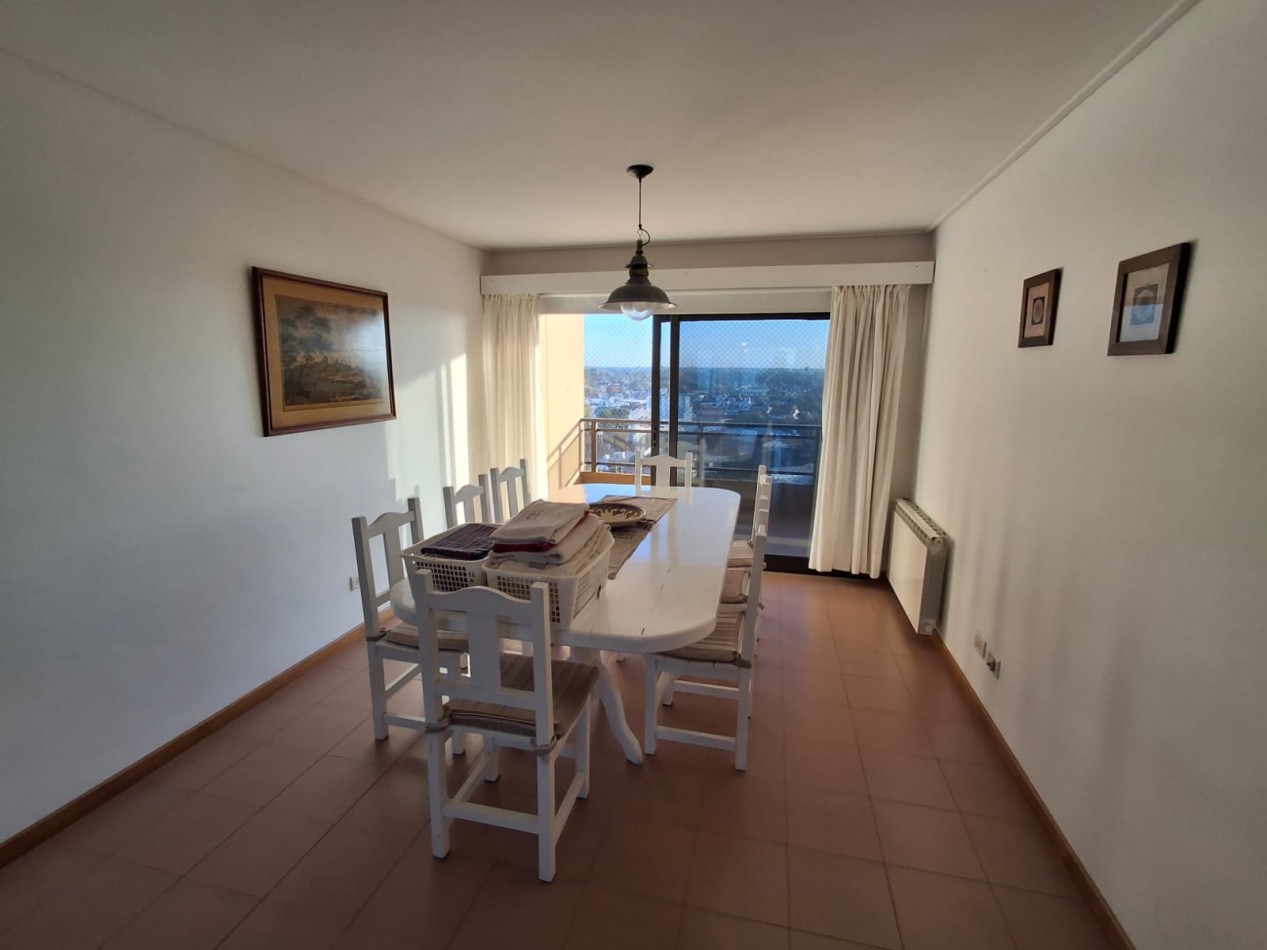 Altos del Pinar depto 4 ambientes con vista al mar y al bosque fundacional de Gesell.