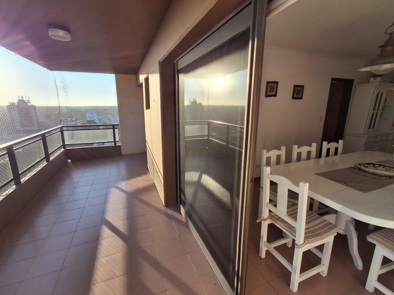 Altos del Pinar depto 4 ambientes con vista al mar y al bosque fundacional de Gesell.