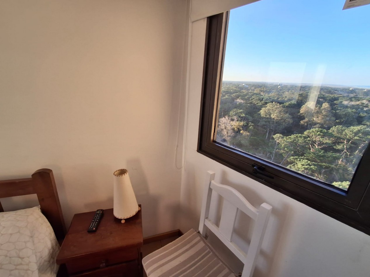 Altos del Pinar depto 4 ambientes con vista al mar y al bosque fundacional de Gesell.