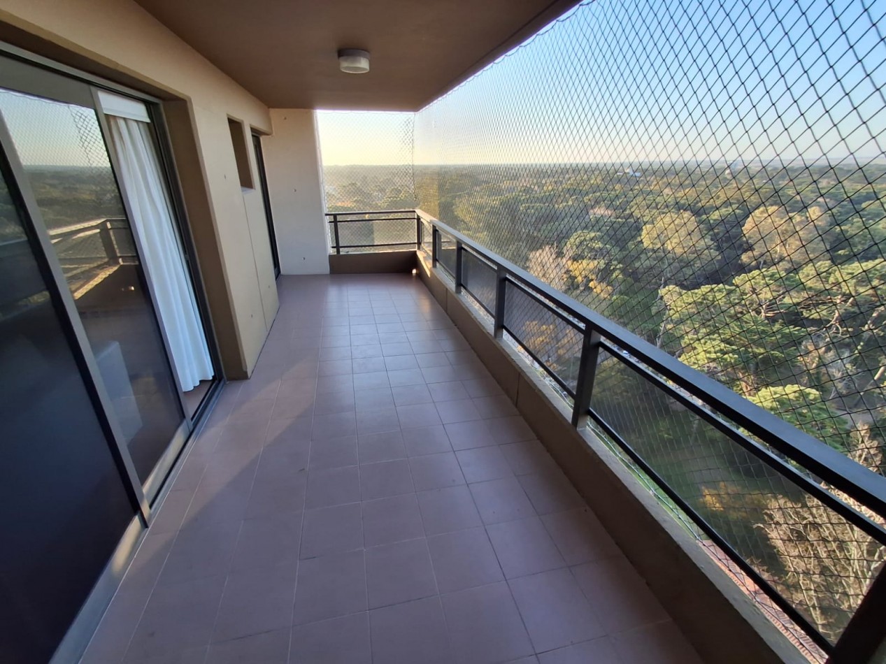 Altos del Pinar depto 4 ambientes con vista al mar y al bosque fundacional de Gesell.