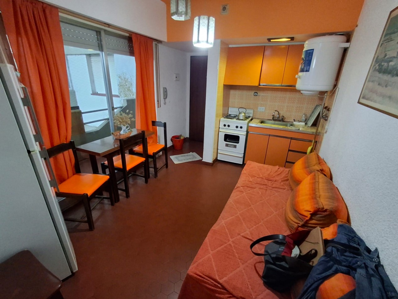 Departamento 2 ambientes con balcon