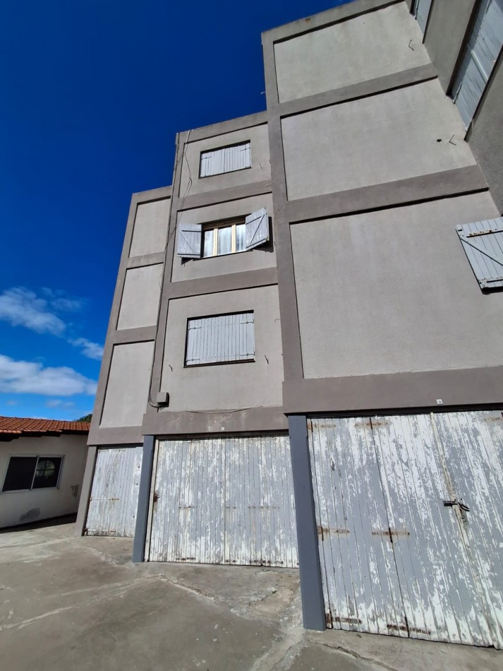 Departamento con vista al mar y cochera.
