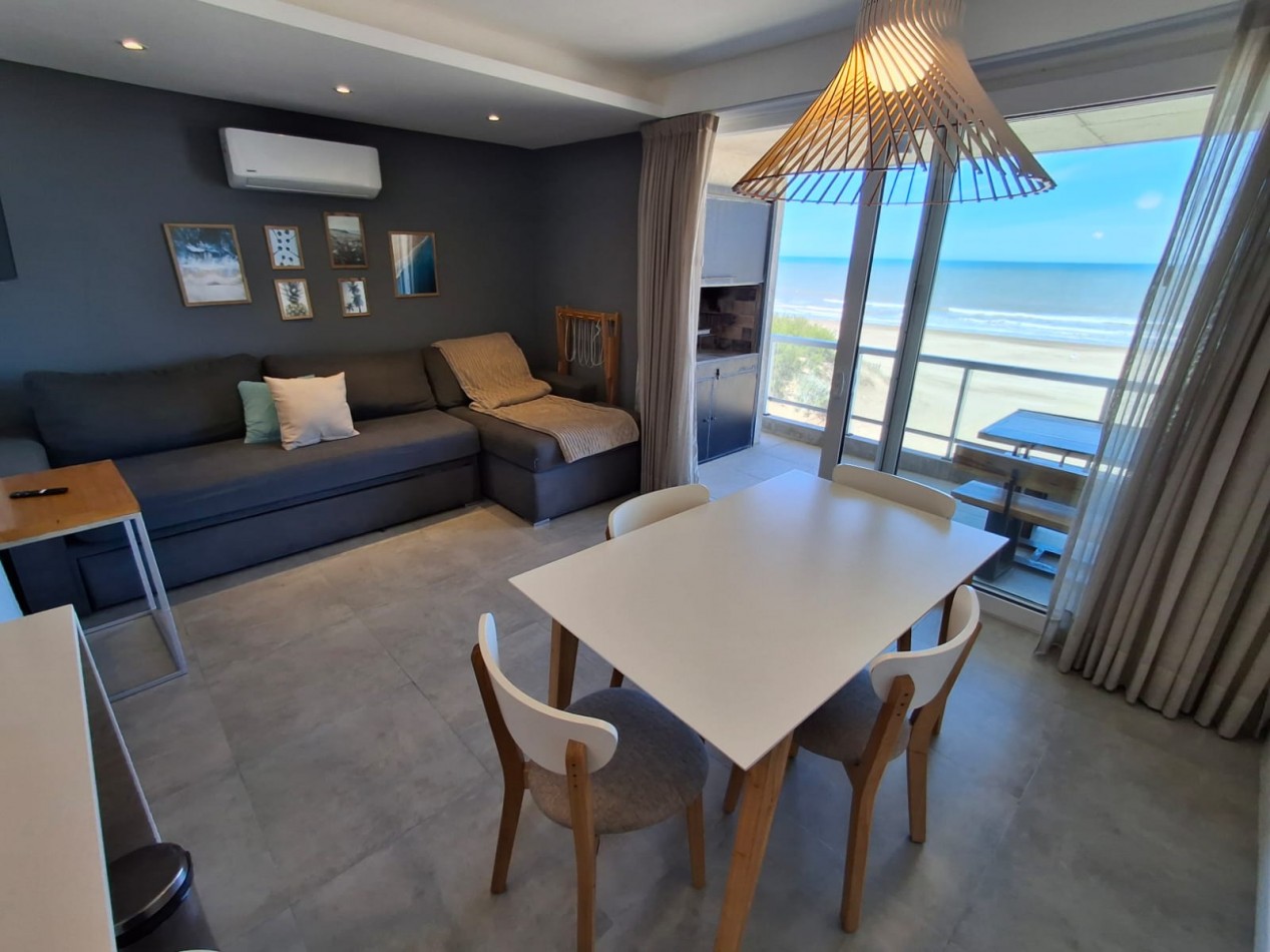 Departamento de Categoria frente al mar