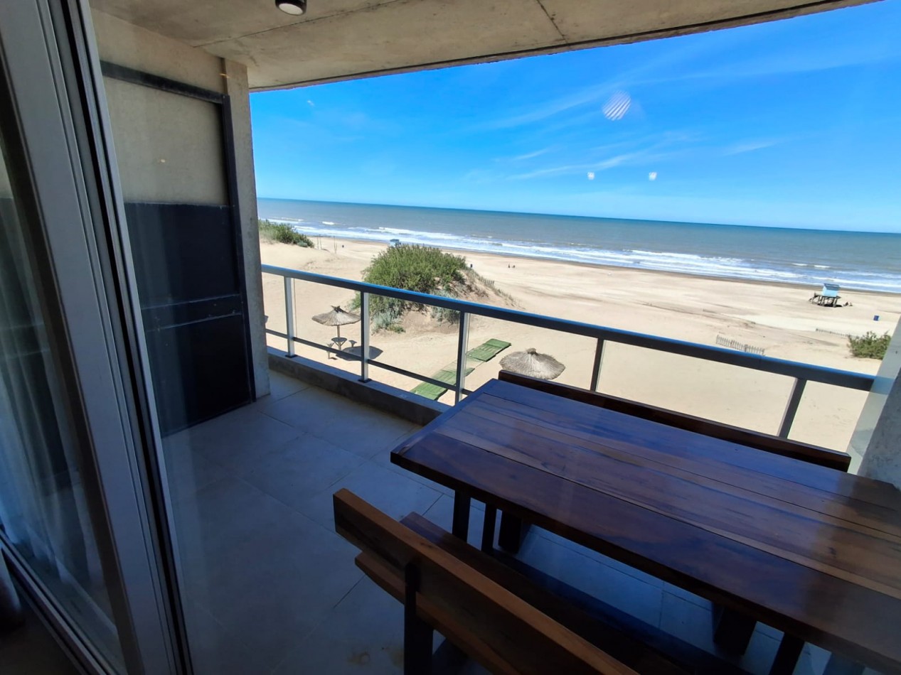 Departamento de Categoria frente al mar