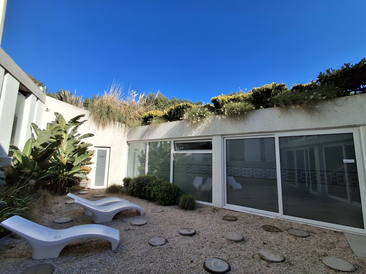 Departamento de Categoria frente al mar