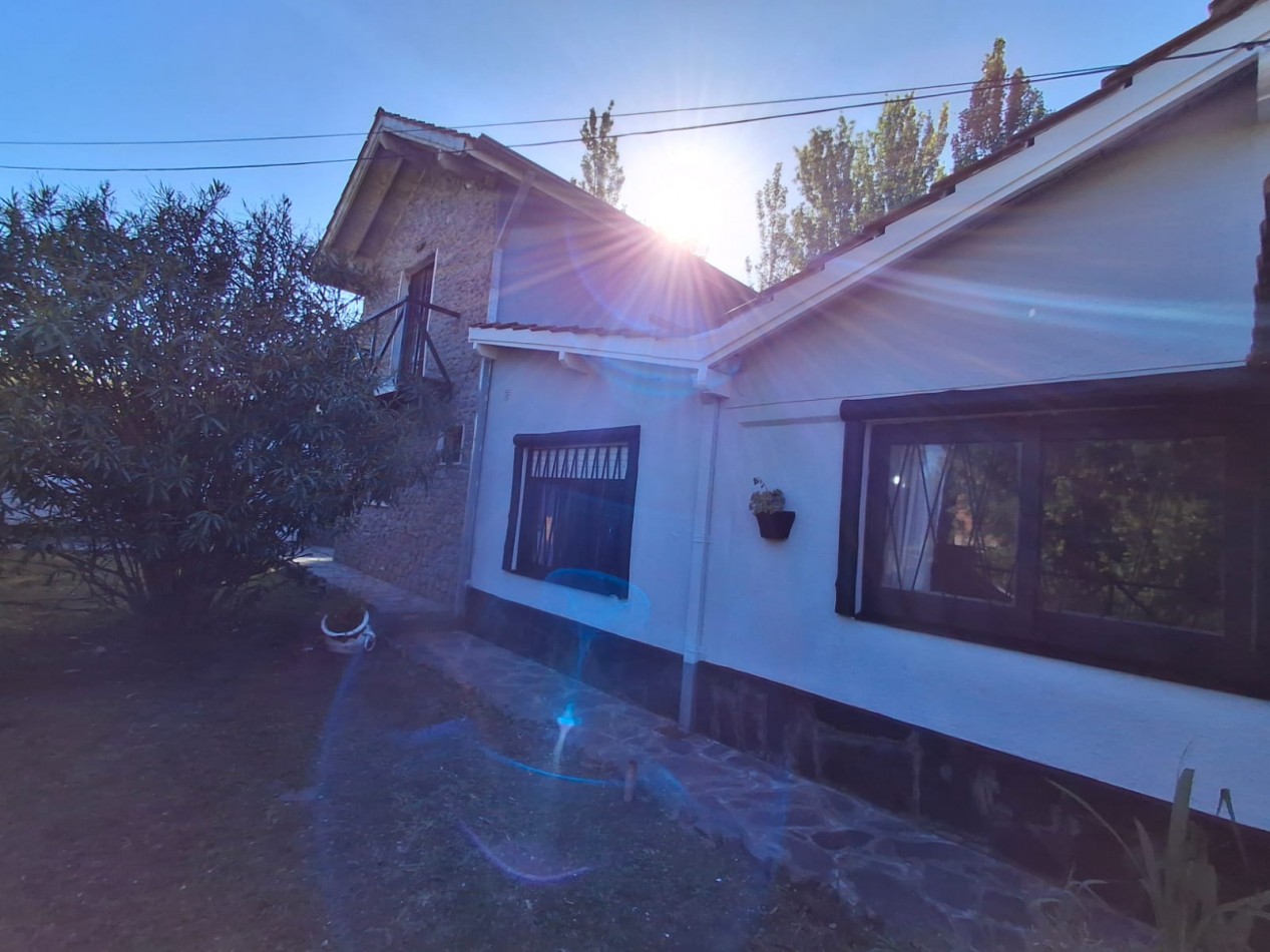 Casa en venta mas dos duplex
