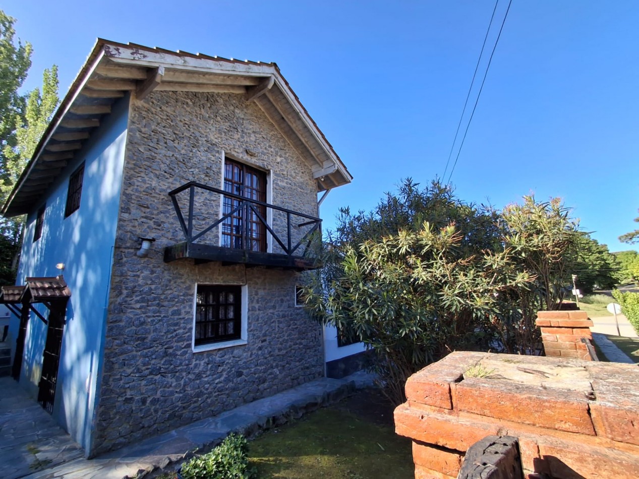 Casa en venta mas dos duplex