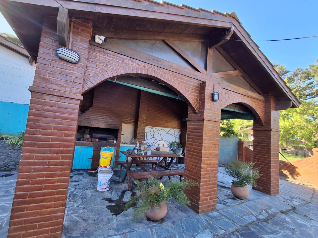 Casa en venta mas dos duplex